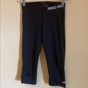Nike pro cropped athletic pants size 4